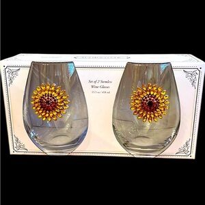 🍷Set of 2 Sunflower 🌻 Bejeweled Stemless Wine Glasses 🍷NEW IN BOX!